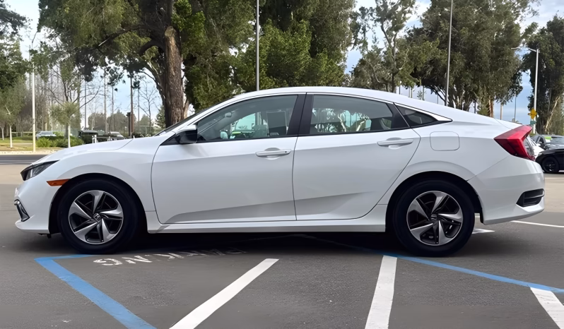 
								Honda Civic LX FWD 2020 completo									
