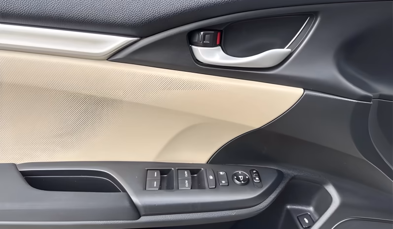 
								Honda Civic LX FWD 2020 completo									