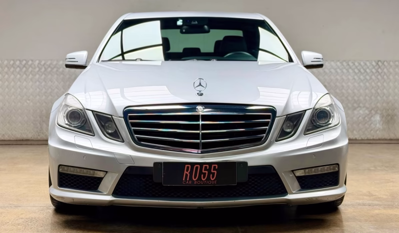 
								Mercedes-Benz E 63S AMG 4Matic completo									