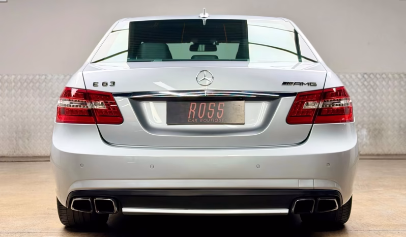 
								Mercedes-Benz E 63S AMG 4Matic completo									