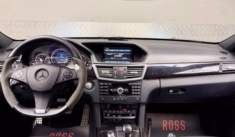 
								Mercedes-Benz E 63S AMG 4Matic completo									