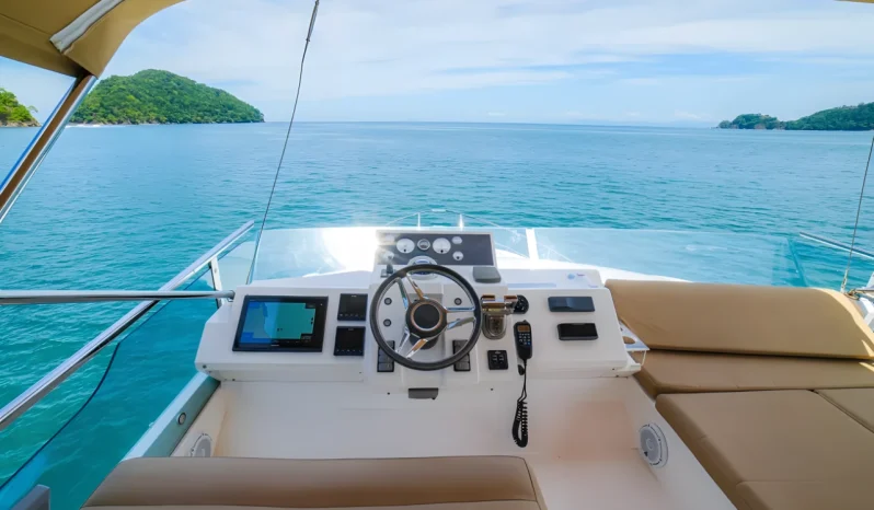 
								Yate Fairline 50 completo									
