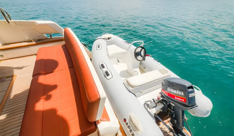 
								Yate Fairline 50 completo									