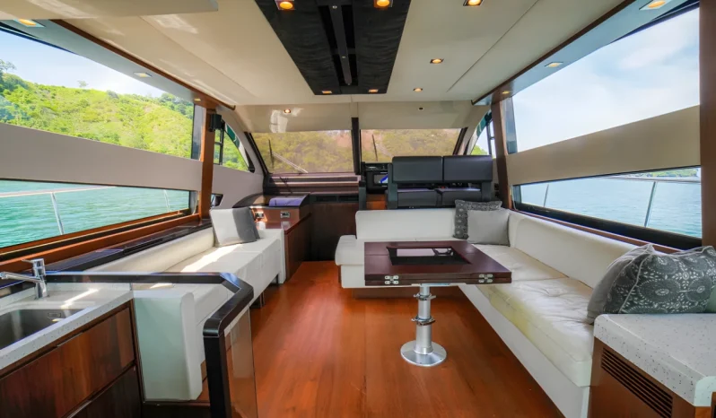 
								Yate Fairline 50 completo									