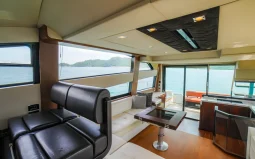 
										Yate Fairline 50 completo									