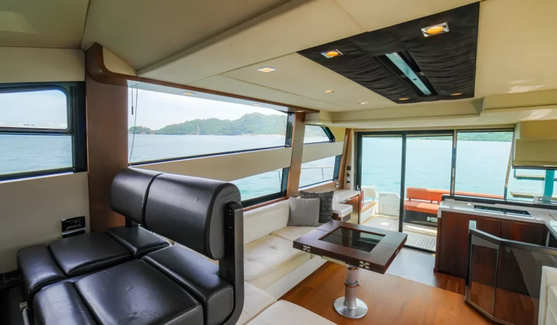 
								Yate Fairline 50 completo									