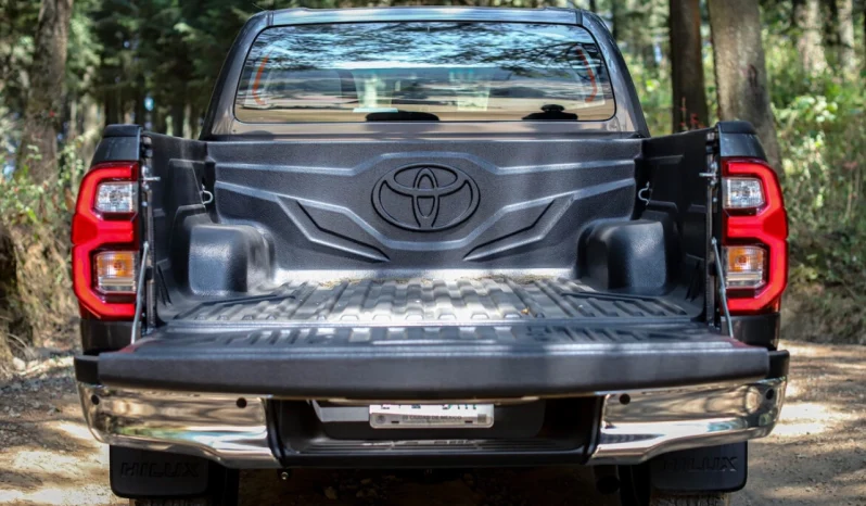 
								Toyota Hilux 2021 completo									