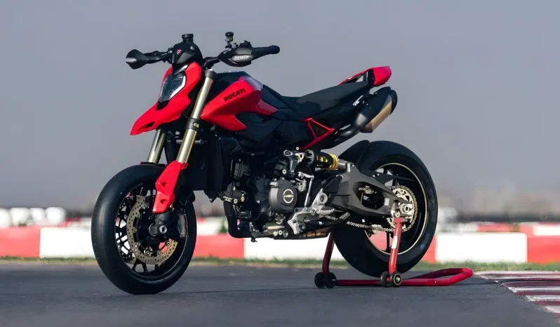 
								Ducati Hypermotard V2 2026 completo									