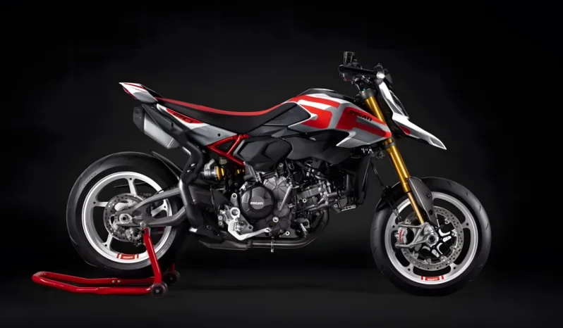 
								Ducati Hypermotard V2 2026 completo									