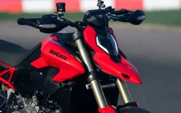 
										Ducati Hypermotard V2 2026 completo									