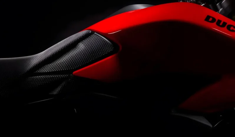 
								Ducati Hypermotard V2 2026 completo									