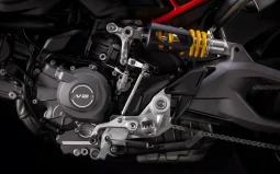
										Ducati Hypermotard V2 2026 completo									