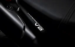 
										Ducati Hypermotard V2 2026 completo									
