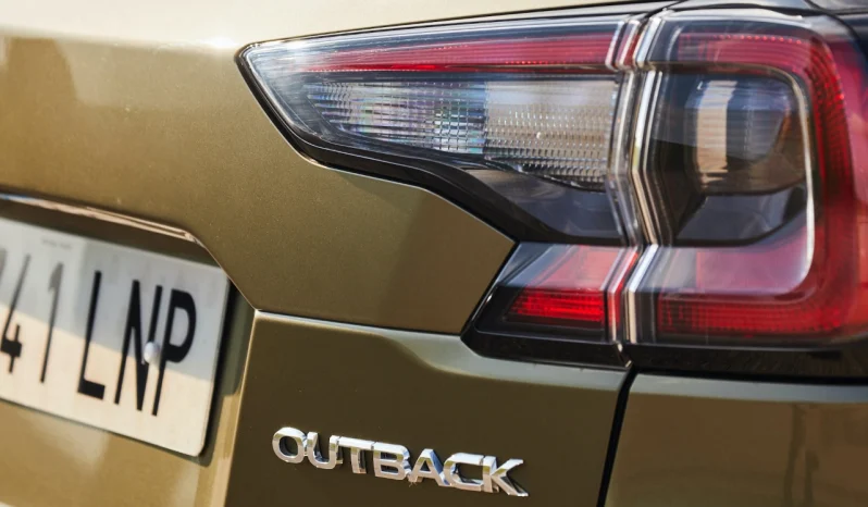 
								Subaru Outback 2023 completo									